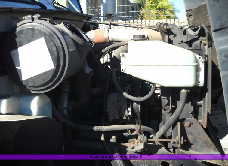 image for item 8100 1991 International 4900 4x2 single axle truck and trailer