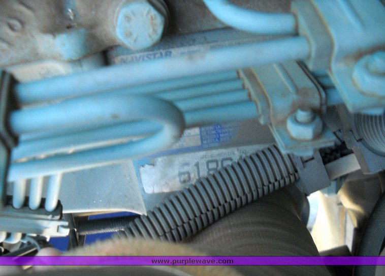 image for item 8100 1991 International 4900 4x2 single axle truck and trailer