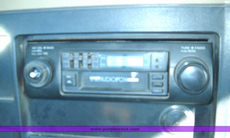 image for item 8100 1991 International 4900 4x2 single axle truck and trailer