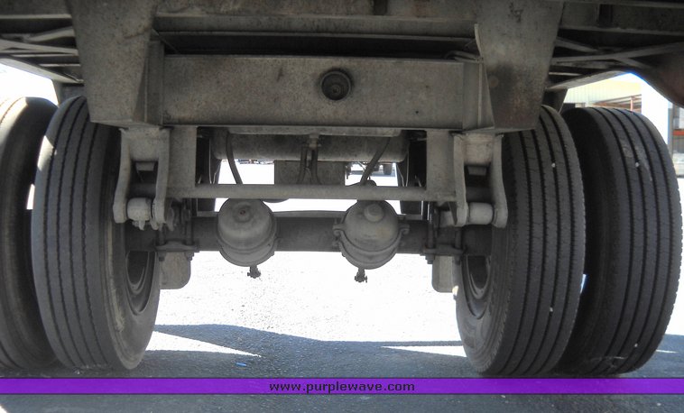 image for item 8100 1991 International 4900 4x2 single axle truck and trailer