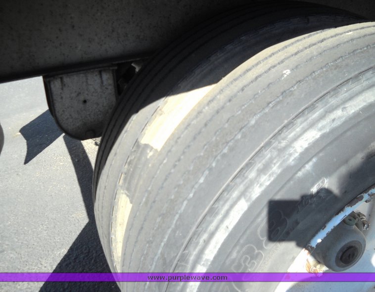 image for item 8100 1991 International 4900 4x2 single axle truck and trailer