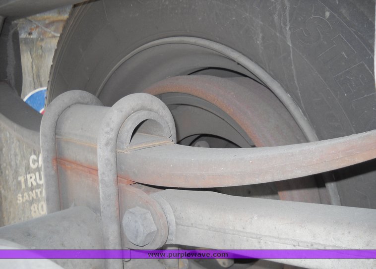 image for item 8100 1991 International 4900 4x2 single axle truck and trailer