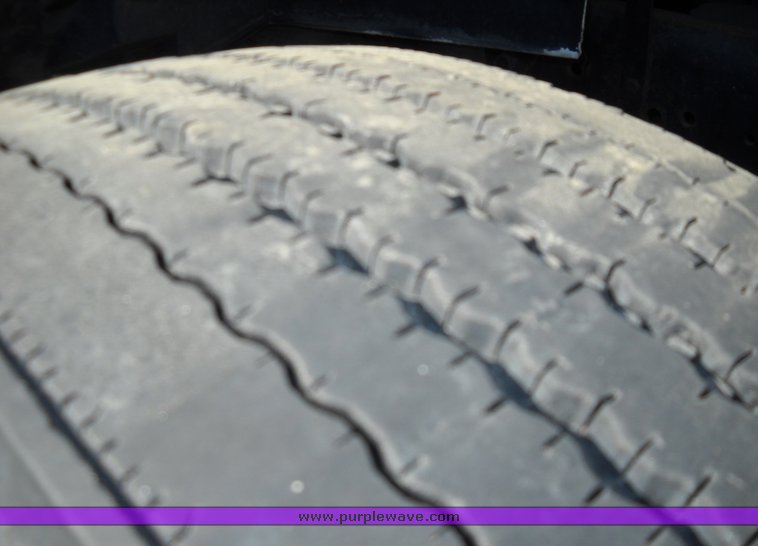 image for item 8100 1991 International 4900 4x2 single axle truck and trailer