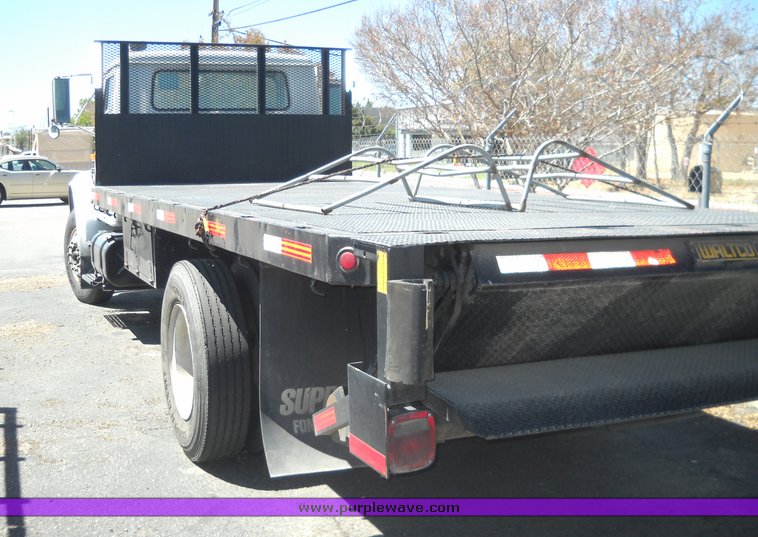 image for item 8102 1991 International 4900 4x2 delivery truck