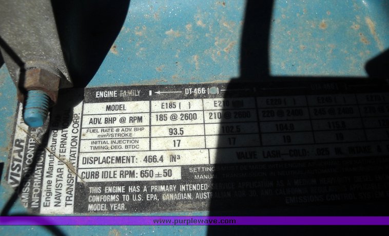 image for item 8102 1991 International 4900 4x2 delivery truck