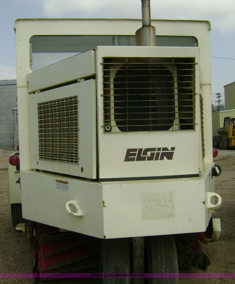 image for item 1000 1985 Elgin street sweeper