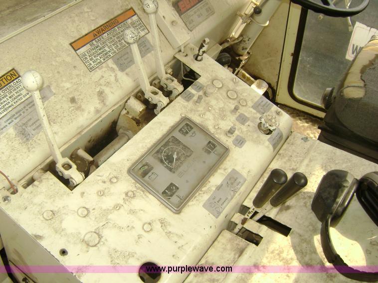 image for item 1000 1985 Elgin street sweeper