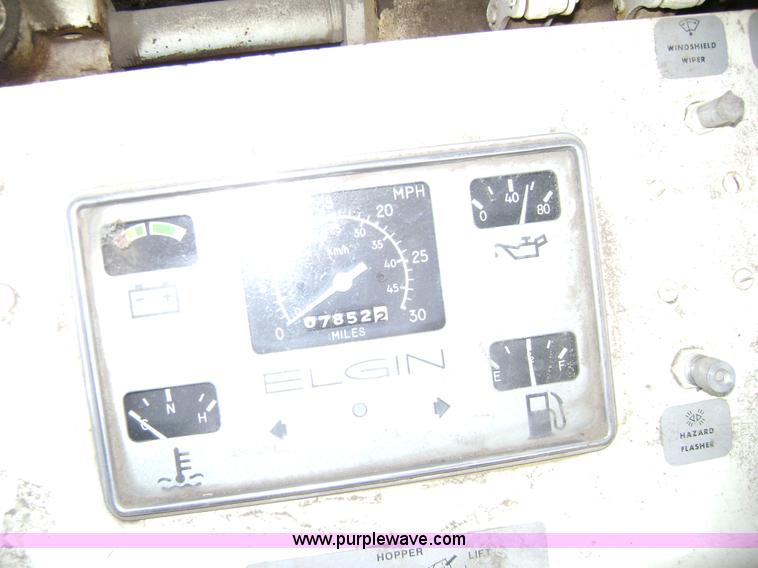 image for item 1000 1985 Elgin street sweeper