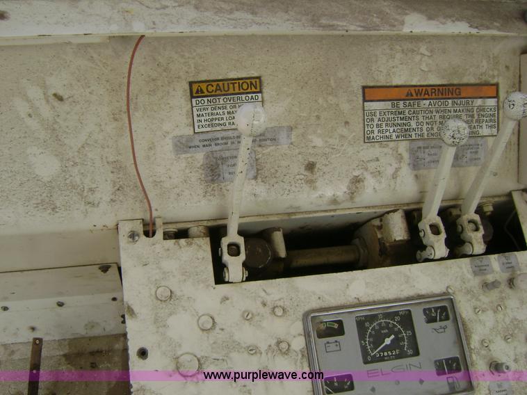 image for item 1000 1985 Elgin street sweeper