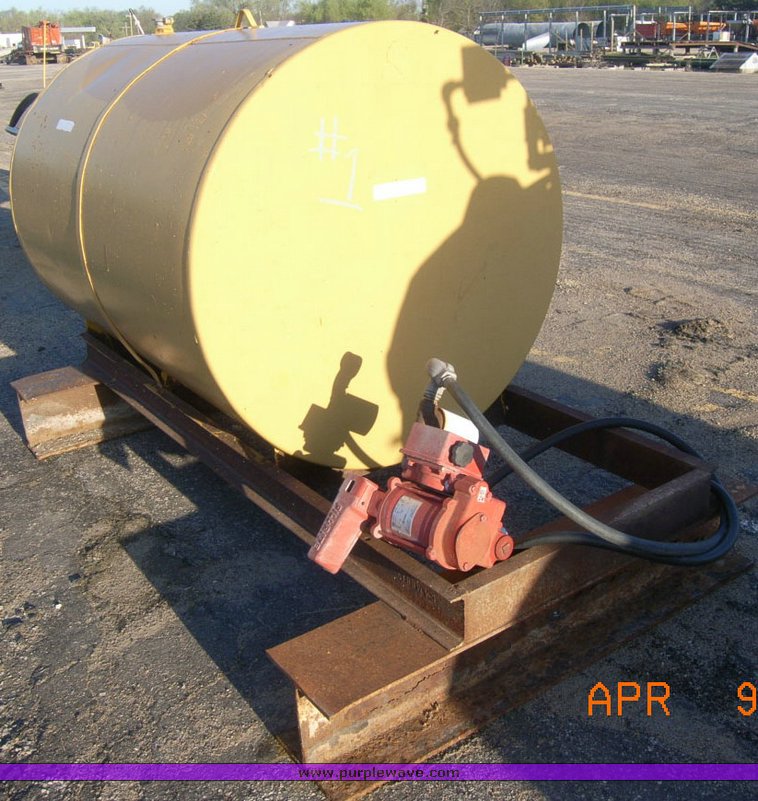 image for item 1006 500 gallon fuel tank with 1/3hp pump