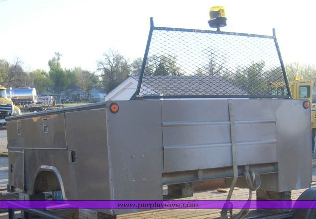 image for item 1009 Stahl service bed