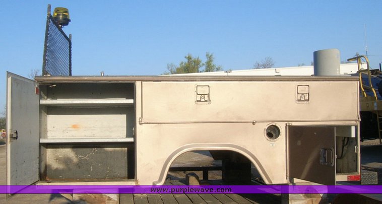 image for item 1009 Stahl service bed