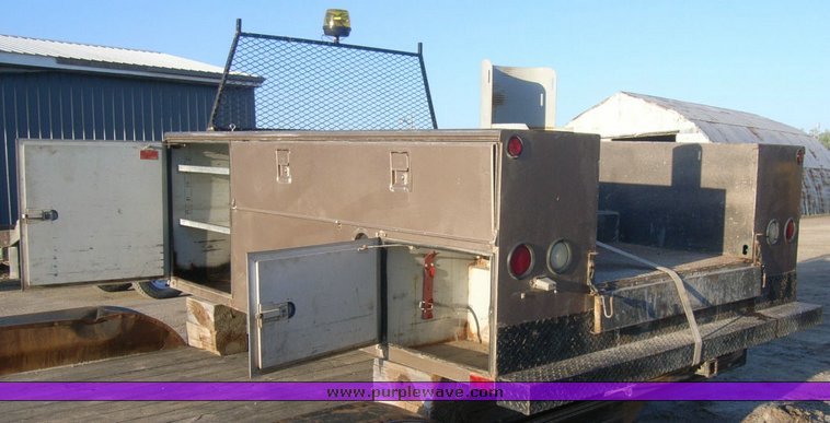 image for item 1009 Stahl service bed