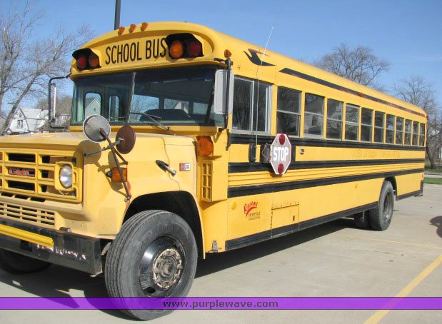 image for item 1436 1989 GMC 80 passenger bus