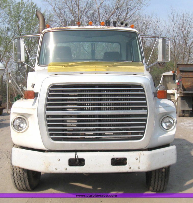 image for item 2181 1991 Ford Conventional LTS9000 semi truck