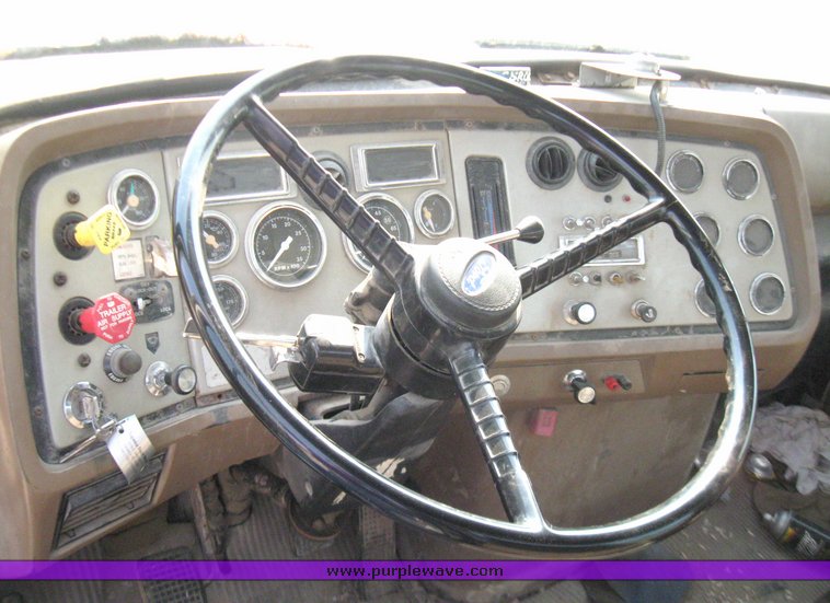 image for item 2181 1991 Ford Conventional LTS9000 semi truck