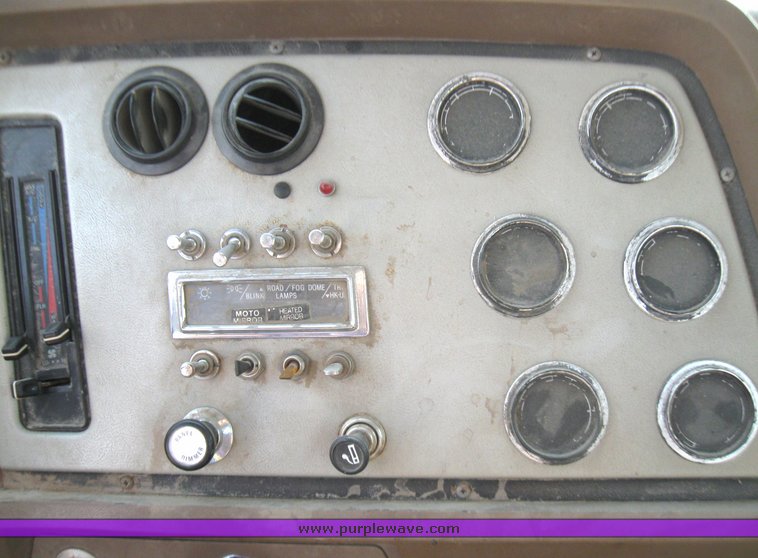 image for item 2181 1991 Ford Conventional LTS9000 semi truck