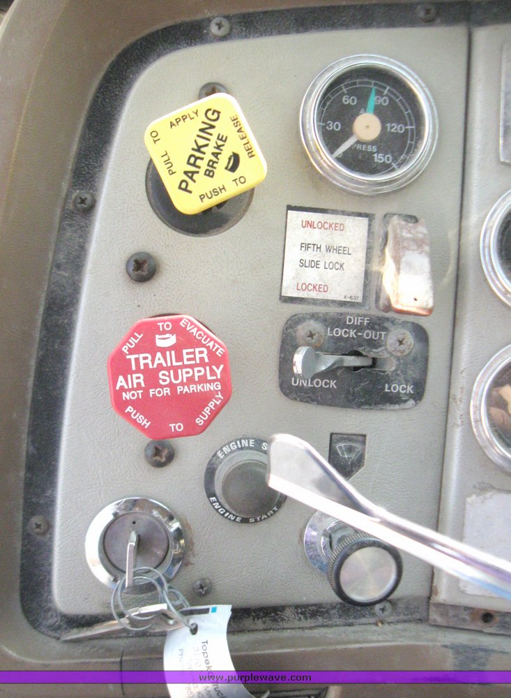 image for item 2181 1991 Ford Conventional LTS9000 semi truck