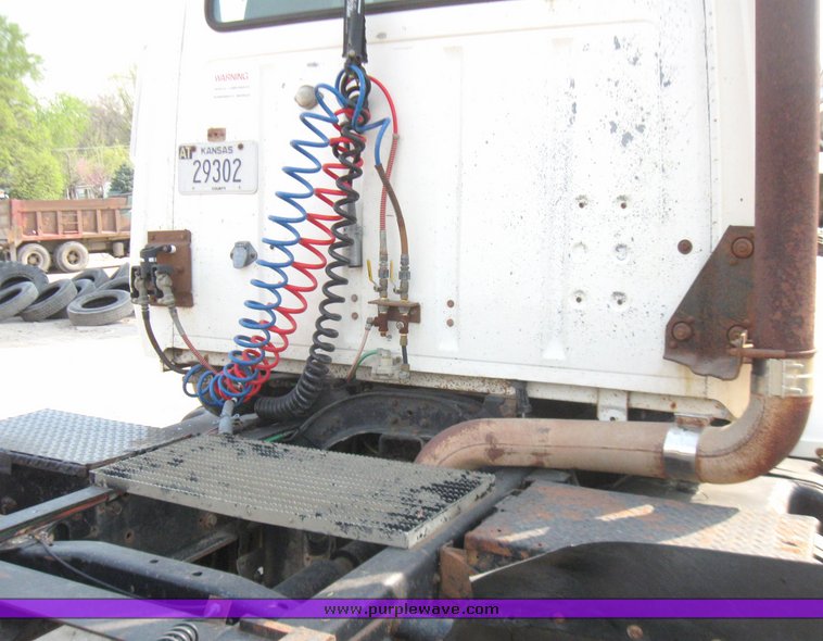 image for item 2181 1991 Ford Conventional LTS9000 semi truck