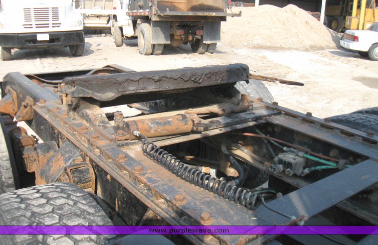 image for item 2181 1991 Ford Conventional LTS9000 semi truck