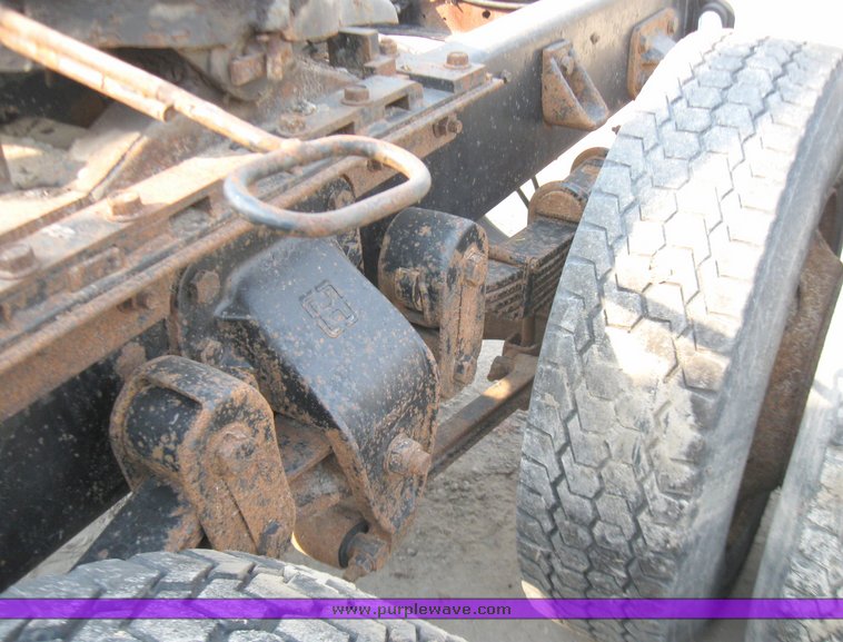 image for item 2181 1991 Ford Conventional LTS9000 semi truck