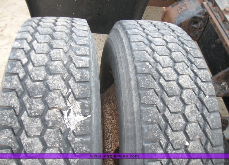 image for item 2181 1991 Ford Conventional LTS9000 semi truck