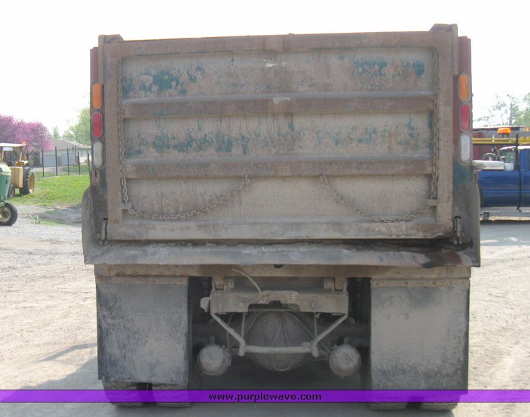 image for item 2182 1991 International Series 4900 dump truck