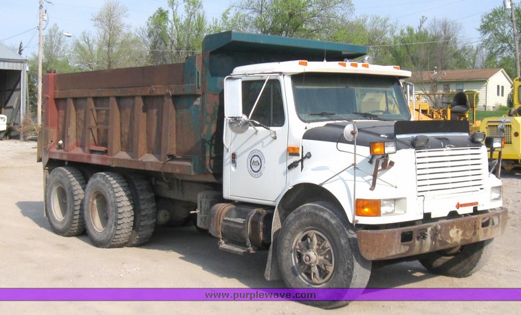 image for item 2182 1991 International Series 4900 dump truck