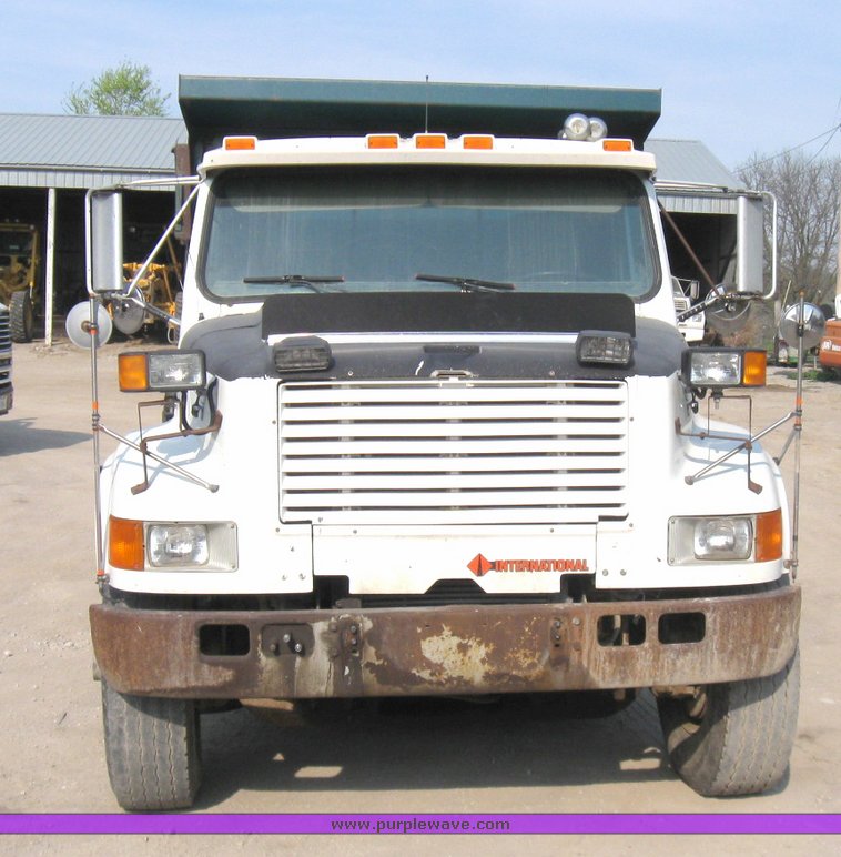 image for item 2182 1991 International Series 4900 dump truck