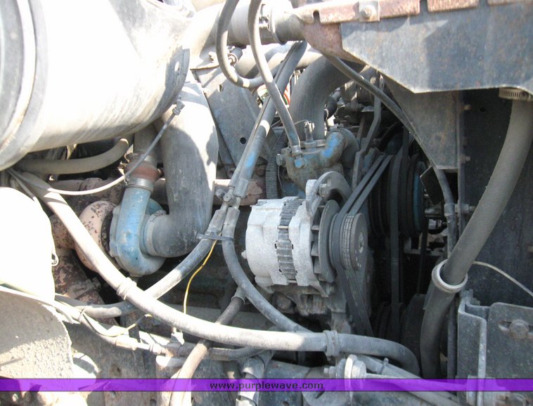 image for item 2182 1991 International Series 4900 dump truck