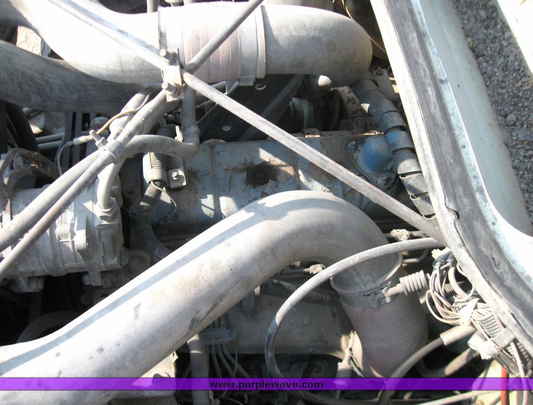 image for item 2182 1991 International Series 4900 dump truck