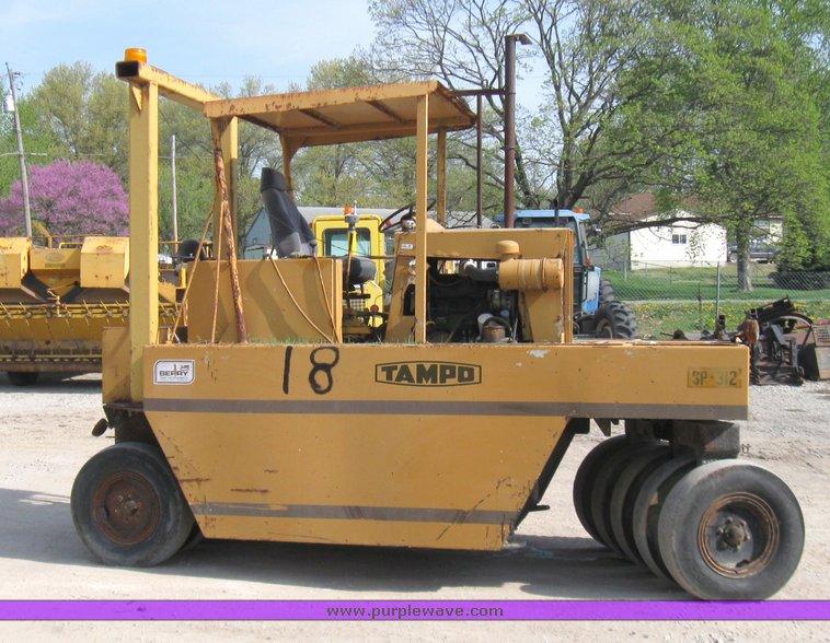 image for item 2184 Tampo SP312 rubber tire roller