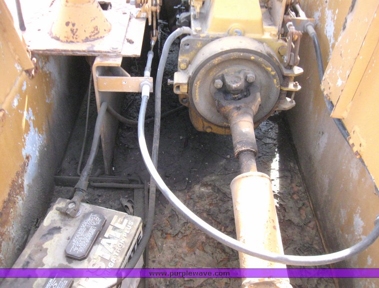 image for item 2184 Tampo SP312 rubber tire roller