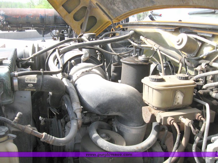 image for item 2185 1987 Ford F800F boom truck