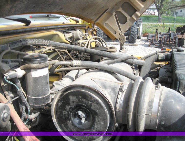 image for item 2185 1987 Ford F800F boom truck