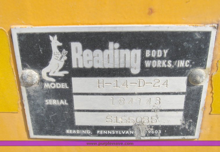 image for item 2185 1987 Ford F800F boom truck