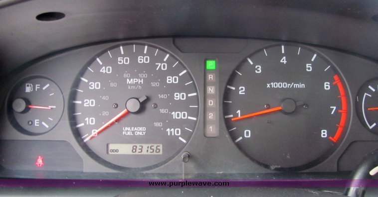 image for item 3065 2000 Nissan Frontier XE extended cap truck