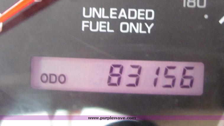 image for item 3065 2000 Nissan Frontier XE extended cap truck