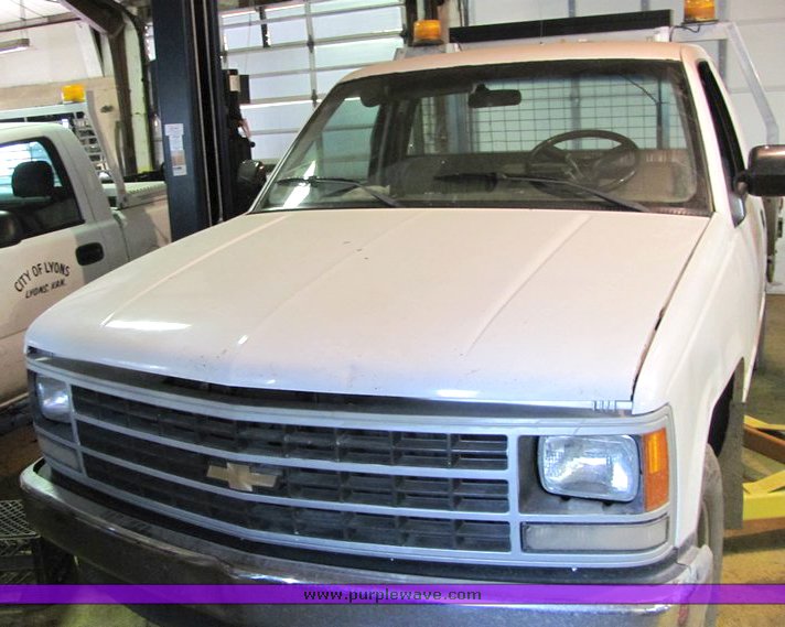 image for item 4001 1988 Chevrolet C3500 pickup