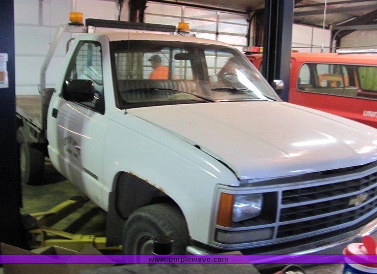 image for item 4001 1988 Chevrolet C3500 pickup