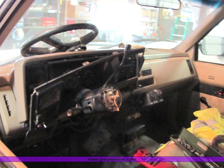 image for item 4001 1988 Chevrolet C3500 pickup