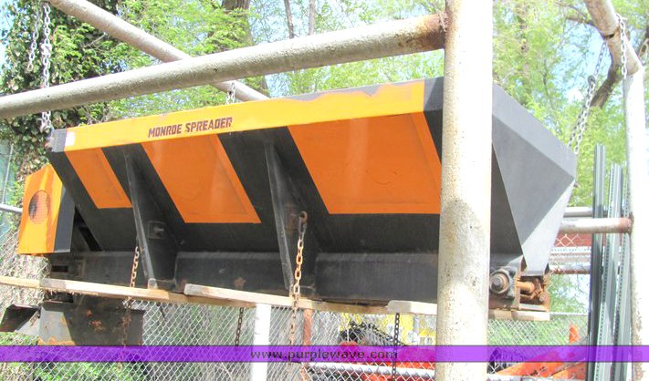 image for item 4001 1988 Chevrolet C3500 pickup