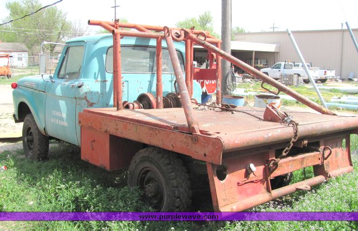 image for item 4002 1962 Ford F250 winch truck