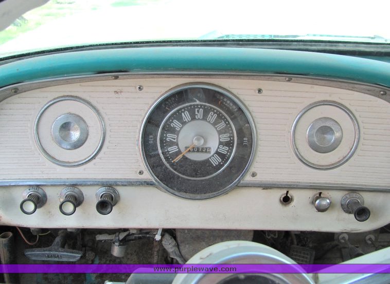 image for item 4002 1962 Ford F250 winch truck