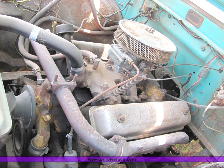 image for item 4002 1962 Ford F250 winch truck