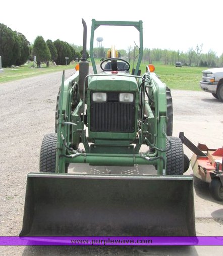 image for item 4008 1981 John Deere 950 tractor with loader