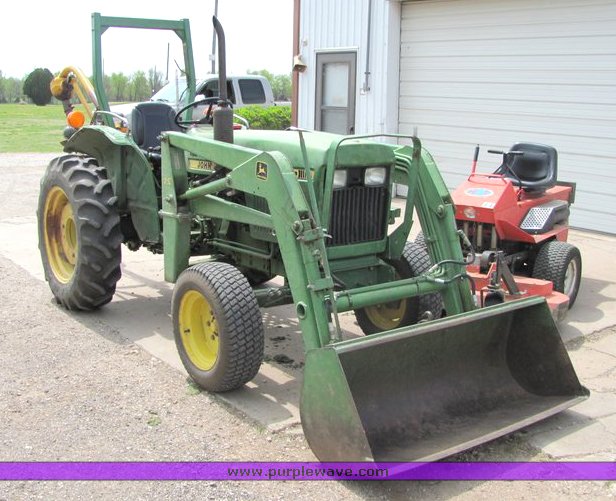image for item 4008 1981 John Deere 950 tractor with loader