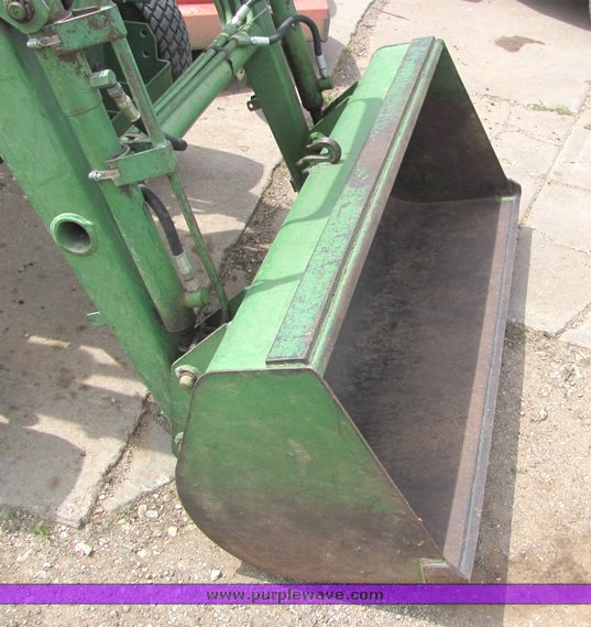 image for item 4008 1981 John Deere 950 tractor with loader