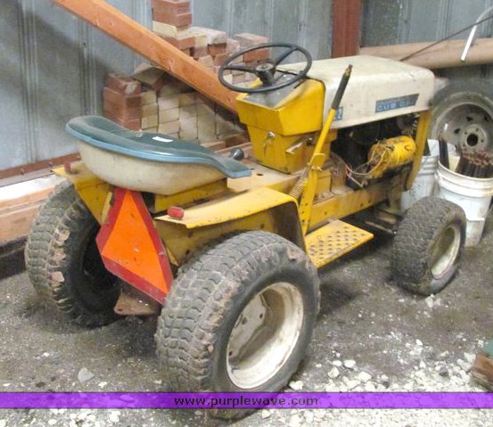 image for item 4010 International Cub Cadet 122 riding lawn mower