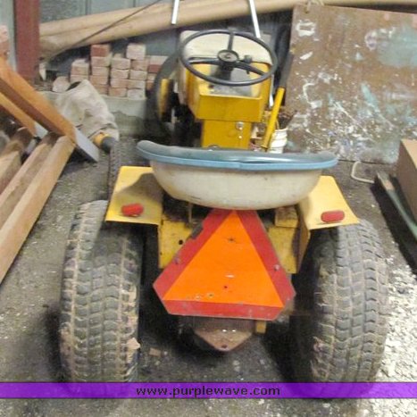 image for item 4010 International Cub Cadet 122 riding lawn mower